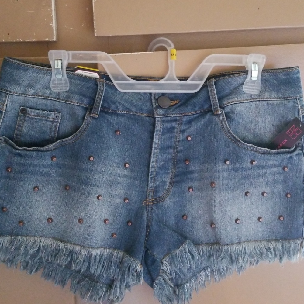 Size 13 Jean Short Shorts With Copper Studs